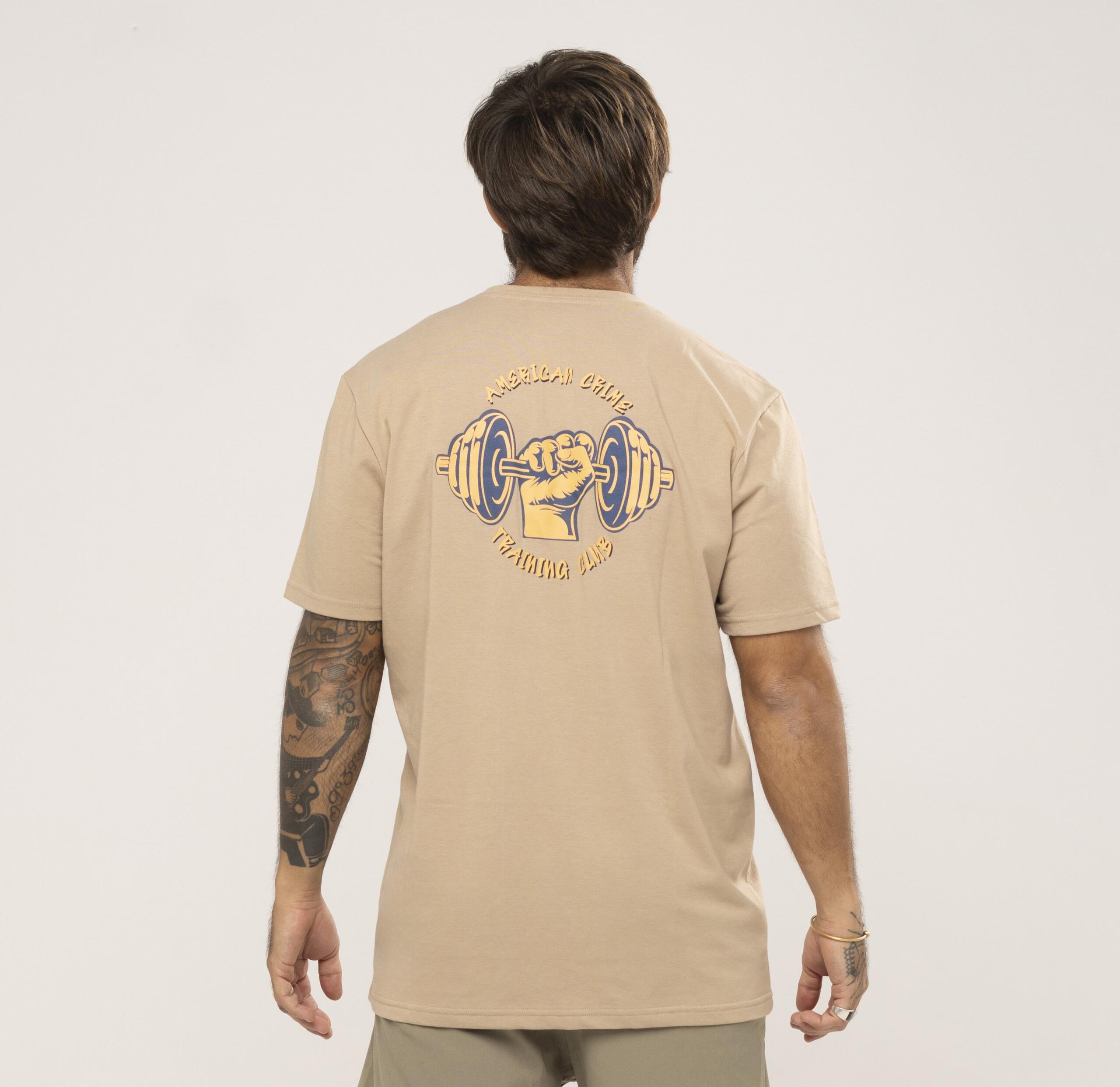 Camiseta bege de perto – detalhe costa