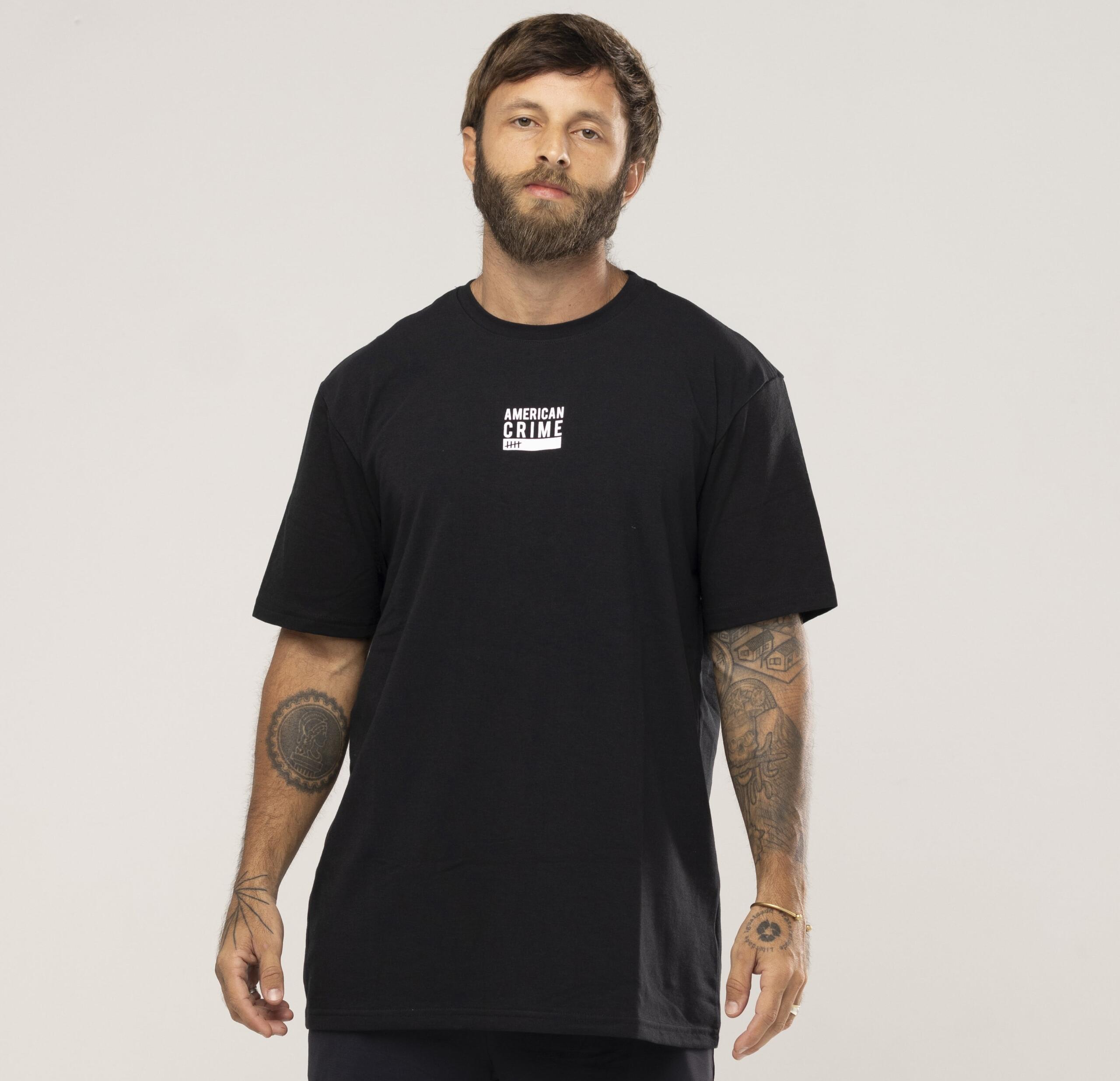 ok – camiseta preta detalhe atrás