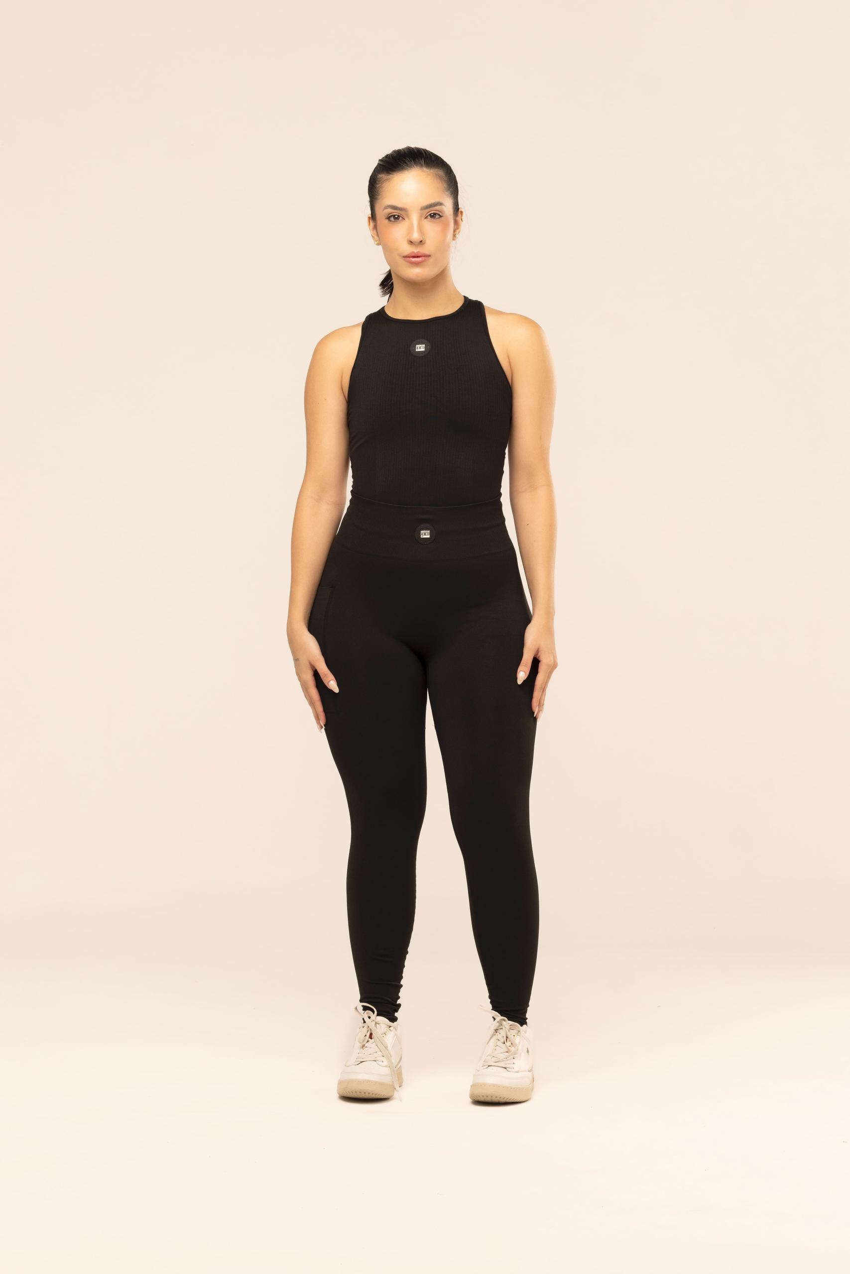 Conj preto seamless com regata